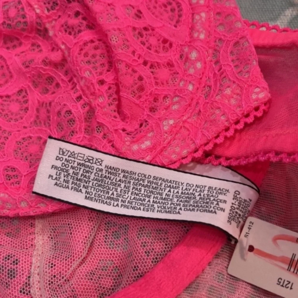 Victoria’s Secret Dream Angels Unlined Lace Front Close 32C NWT